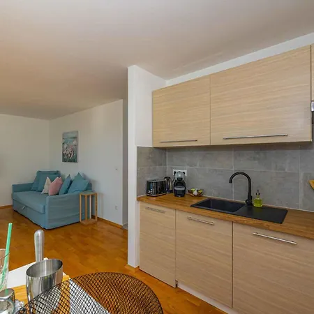 In 42458 크리크베니카